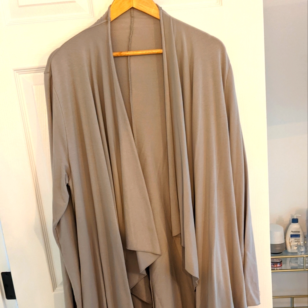 Manduka waterfall cardigan
